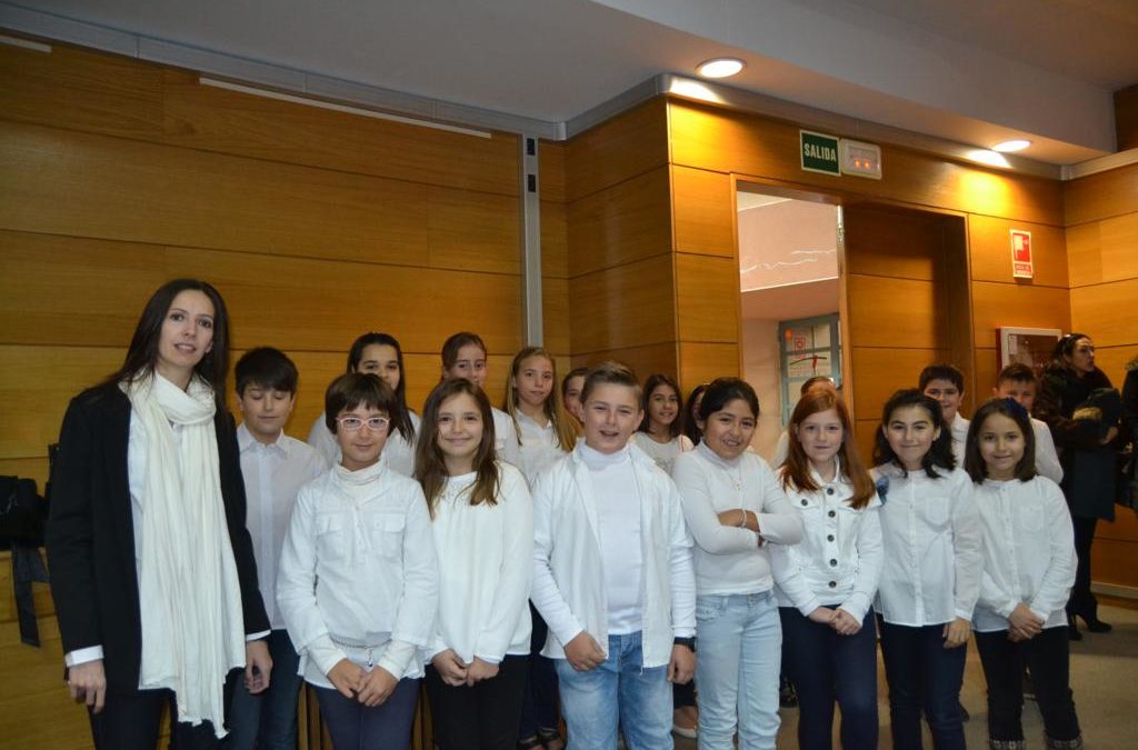 EL CORO DEL COLEGIO "LAS VIÑAS" PARTICIPA EN EL ENCUENTRO DE TRADICIONES NAVIDEÑAS