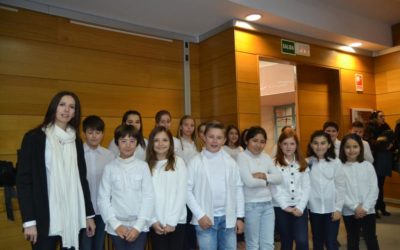 EL CORO DEL COLEGIO "LAS VIÑAS" PARTICIPA EN EL ENCUENTRO DE TRADICIONES NAVIDEÑAS