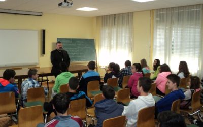 VISITA PASTORAL DE DON CARLOS ESCRIBANO AL COLEGIO “LAS VIÑAS”