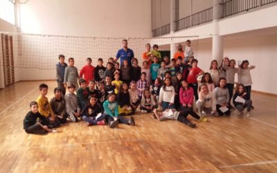 CLINIC DE VOLEY CON LOS ALUMNOS DE 4º DE PRIMARIA