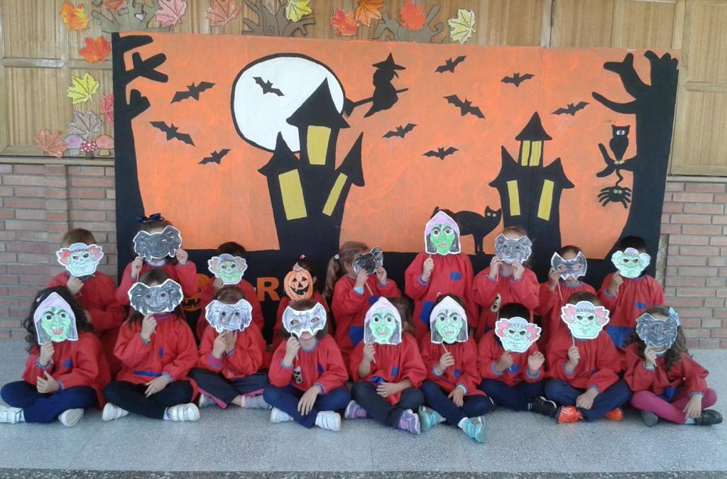 LOS  ALUMNOS DE "LAS VIÑAS" SE LO PASAN  "DE MUERTE"  CELEBRADO HALLOWEEN