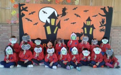 LOS  ALUMNOS DE "LAS VIÑAS" SE LO PASAN  "DE MUERTE"  CELEBRADO HALLOWEEN