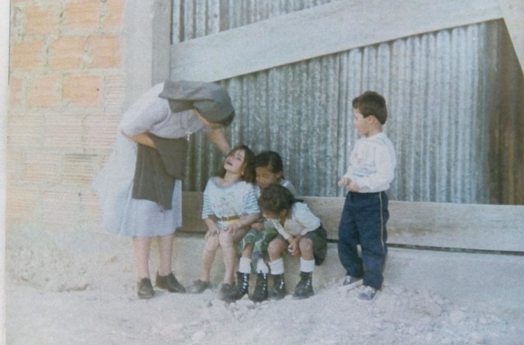 LAS VIÑAS EN CONTACTO CON LOS MISIONEROS DEL MUNDO.