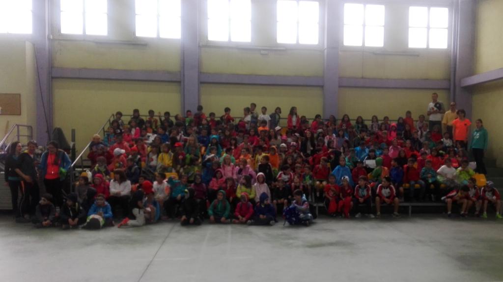 CINCO COLEGIOS BILINGÜES TUROLENSES  DISFRUTAN DE UNA JORNADA DE CONVIVENCIA EN UTRILLAS