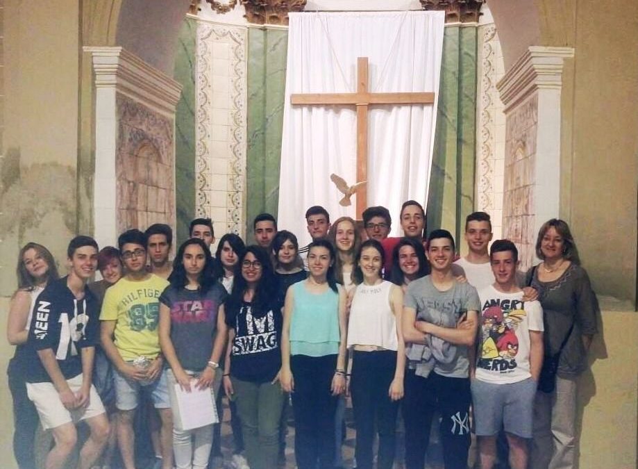 LOS ALUMNOS DE 1º DE BACHILLERATO DE “LAS VIÑAS” CRUZAN LA PUERTA DE LA MISERICORDIA