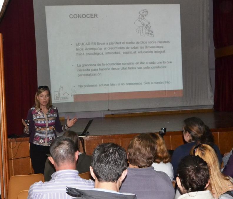 SEGUNDA SESIÓN DE FIDES DEL COLEGIO “LAS VIÑAS”