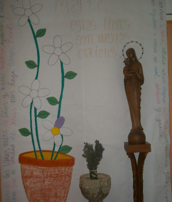 Dedicamos el mes de mayo a María