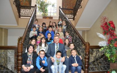 Varios alumnos de Las Viñas, premiados en los concursos un día en la vida de Gus y cuentos de la cadena ser.