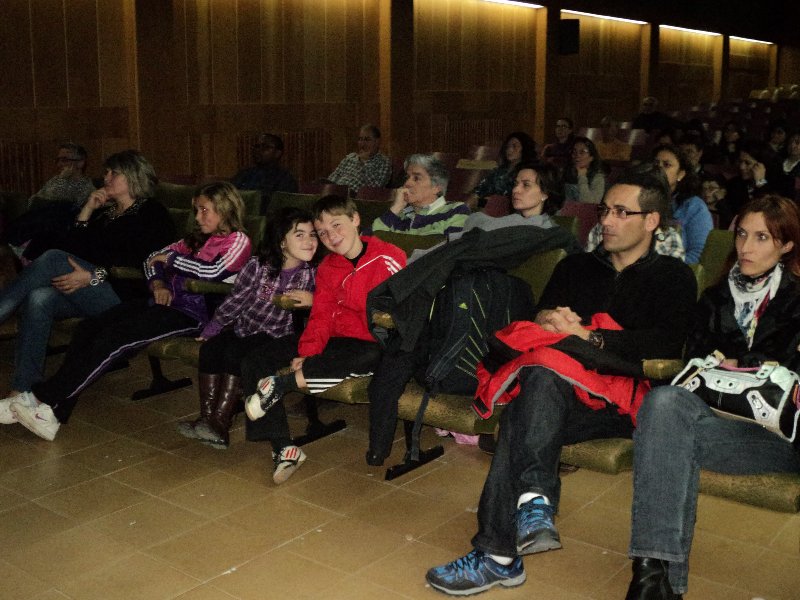 Conferencia sobre riesgos de internet.