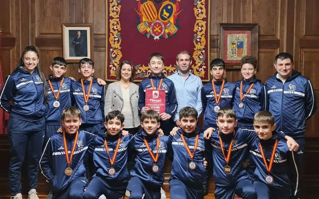 LA EXC. ALCALDESA DE TERUEL RECIBE AL EQUIPO INFANTIL MASCULINOS DE VOLEYBOL